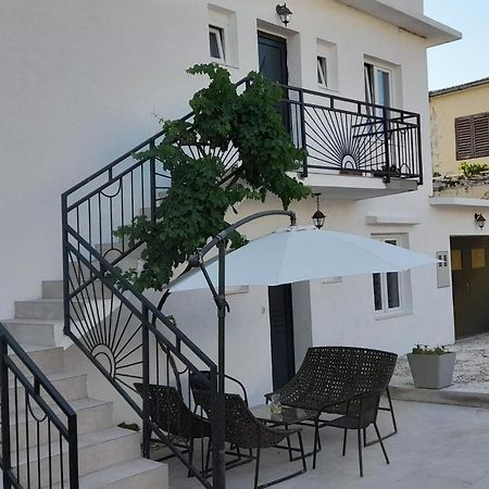 Sunny Holiday Винишче Экстерьер фото